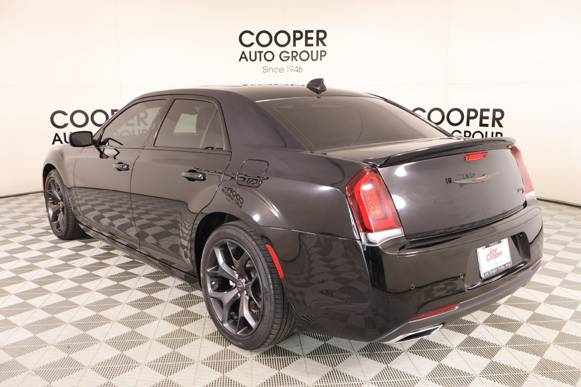 Used 2023 Chrysler 300 S w/ Comfort Group RWD image 24
