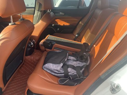 Used 2018 Alfa Romeo Giulia image 8