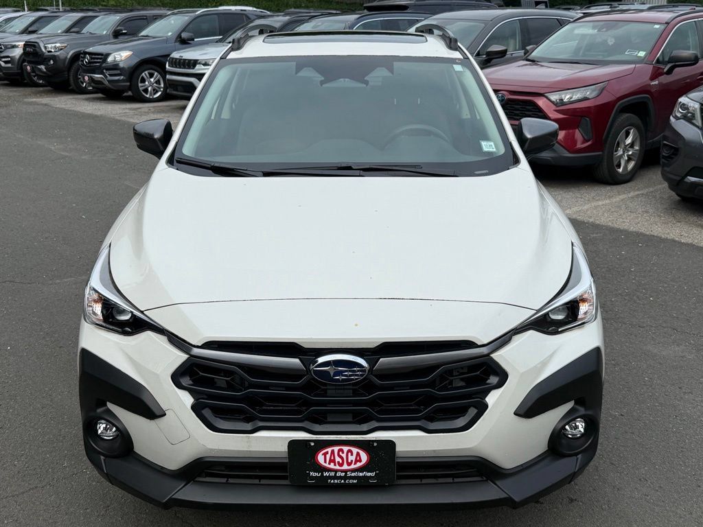 Used 2024 Subaru Crosstrek 2.0i Premium AWD/4WD image 2