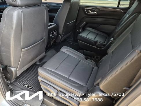 Used 2023 Chevrolet Suburban Z71 w/ Luxury Package AWD/4WD image 27
