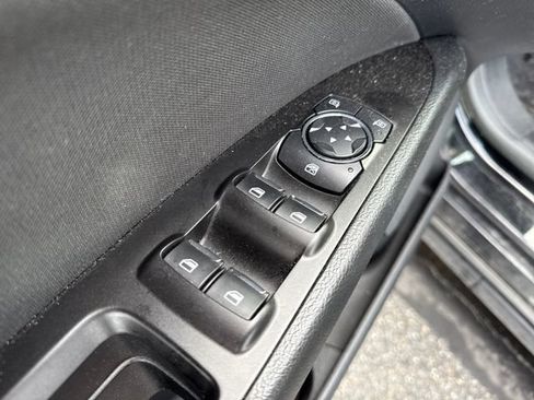 Used 2017 Ford Fusion SE w/ Equipment Group 201A FWD image 25