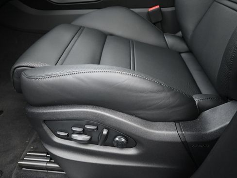 Certified 2026 Porsche Cayenne Coupe AWD/4WD image 6