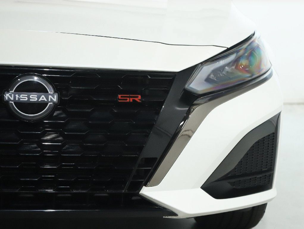 Certified 2025 Nissan Altima 2.5 SR AWD/4WD image 8
