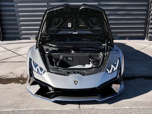 Used 2023 Lamborghini Huracan Tecnica image 7