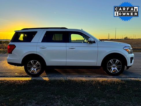 Used 2024 Ford Expedition XLT image 5