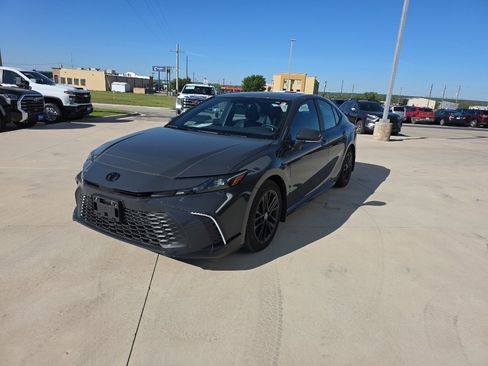 Certified 2026 Toyota Camry SE w/ Convenience Package FWD image 3