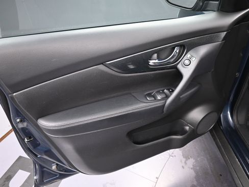 Used 2015 Nissan Rogue SL w/ SL Premium Package image 13