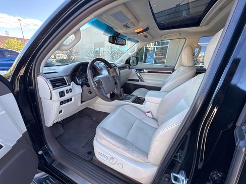 Used 2019 Lexus GX 460 Premium w/ Premium Package AWD/4WD image 22