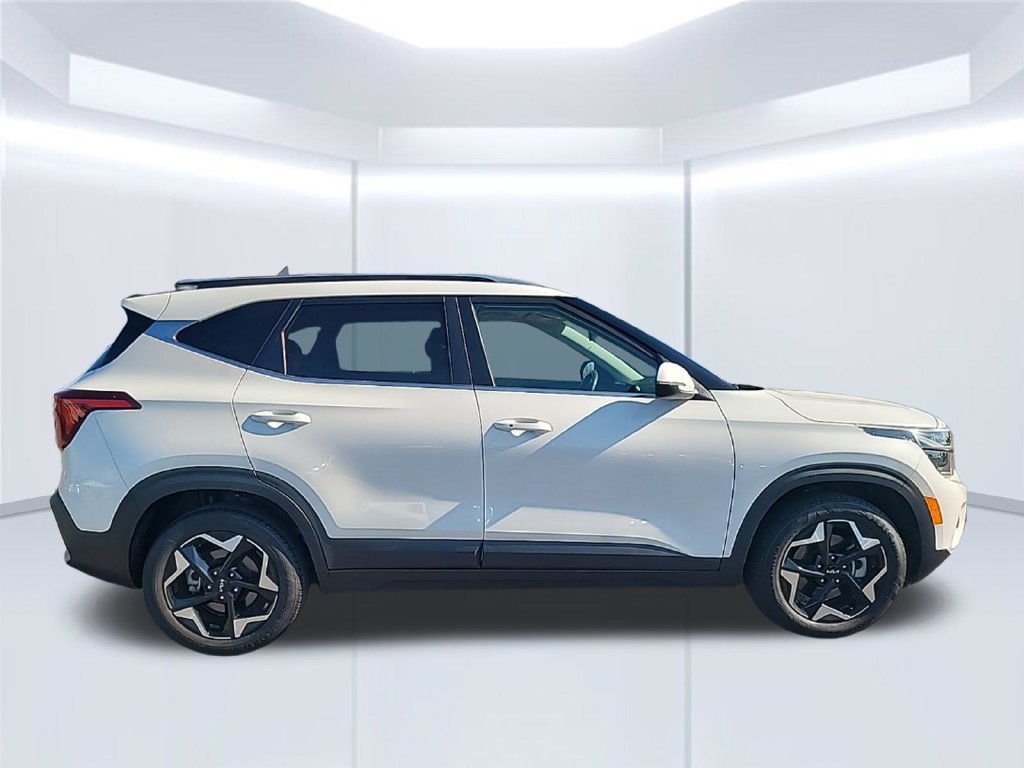 Used 2024 Kia Seltos EX AWD/4WD image 6