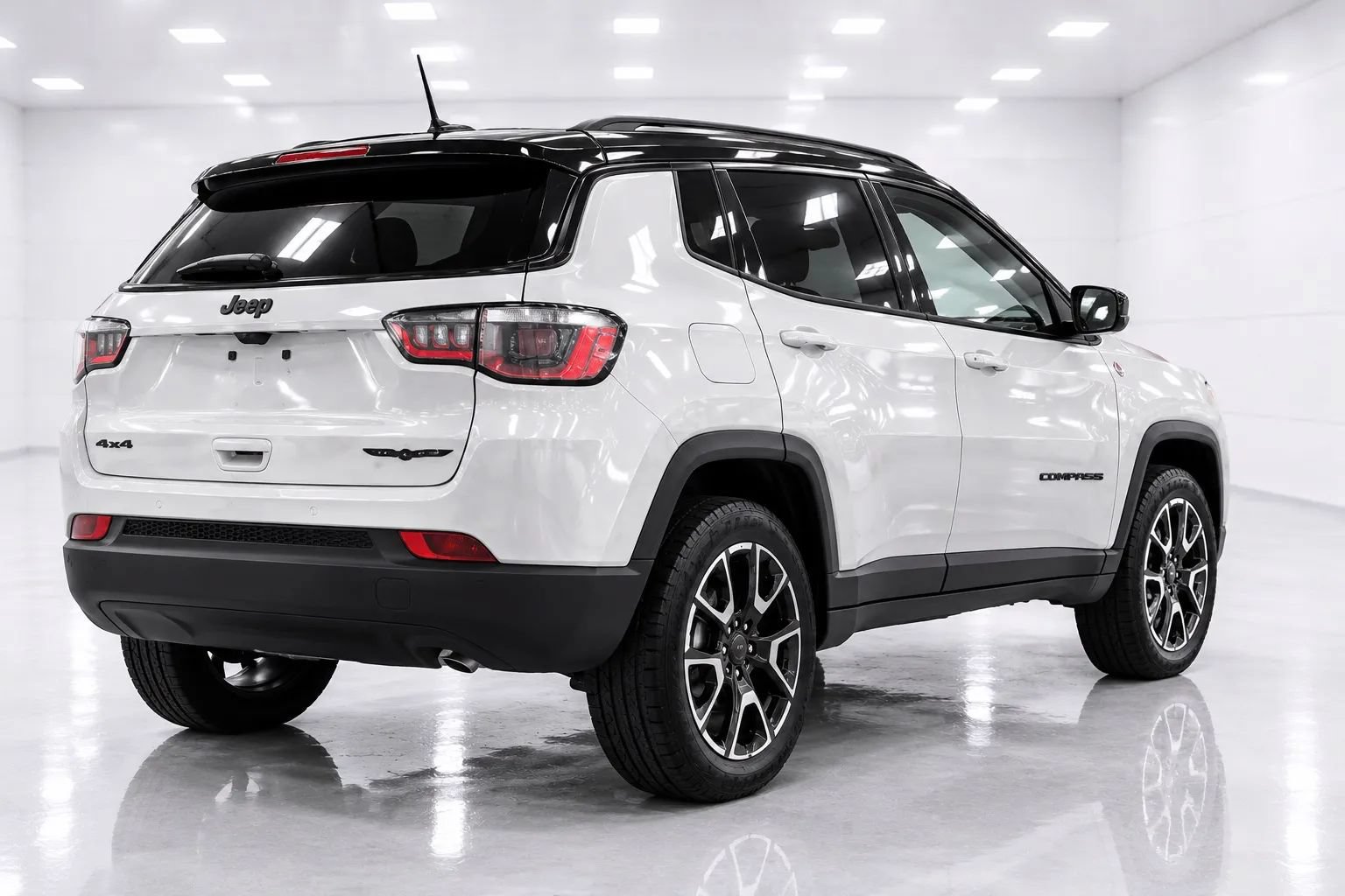 Used 2025 Jeep Compass Trailhawk AWD/4WD image 5