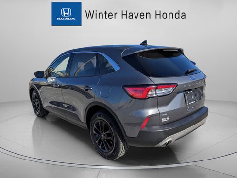 Used 2022 Ford Escape SE image 6