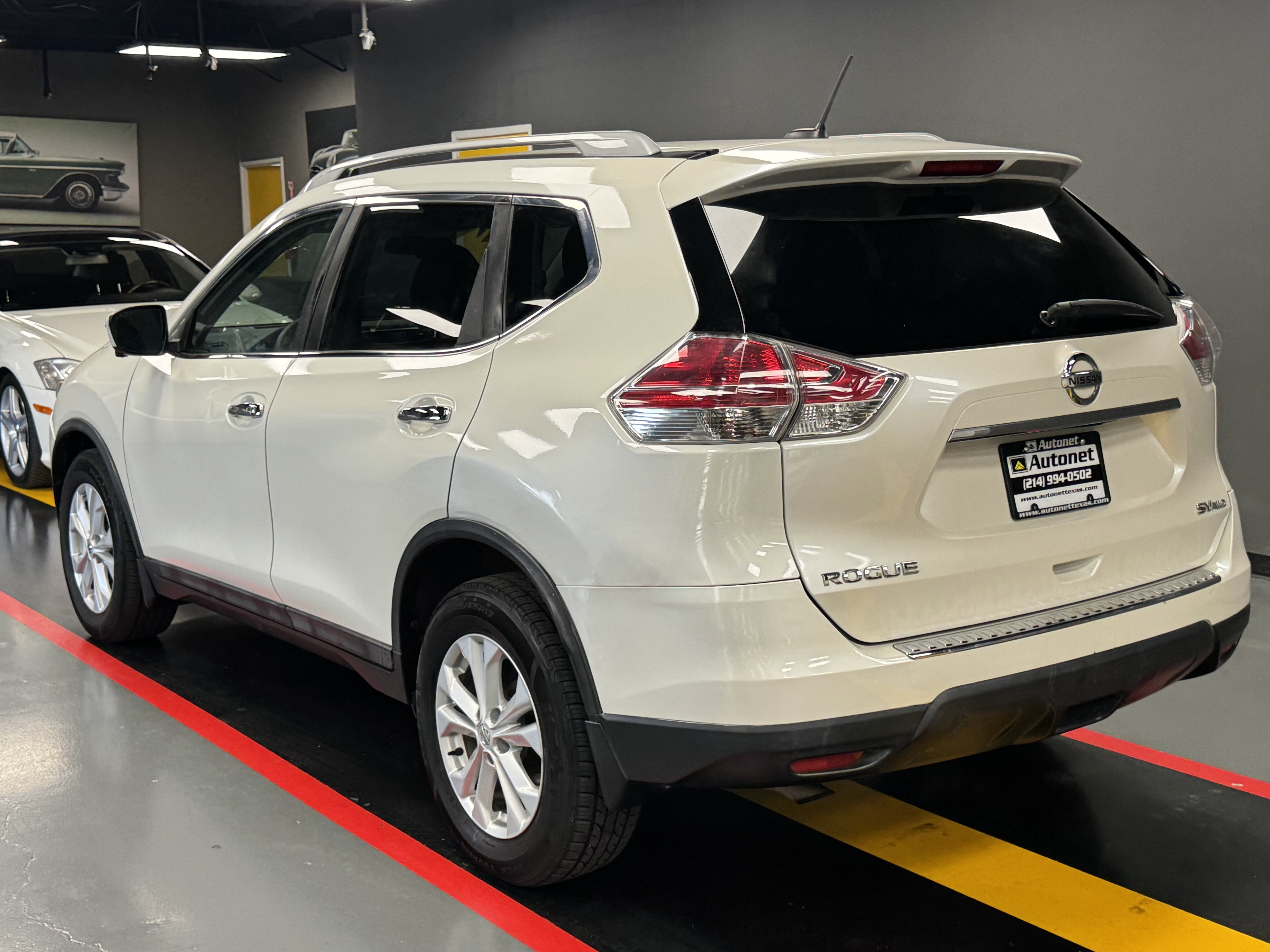 Used 2016 Nissan Rogue SV w/ SV Premium Package AWD/4WD image 4