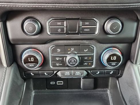 Used 2023 Chevrolet Tahoe LT RWD image 18