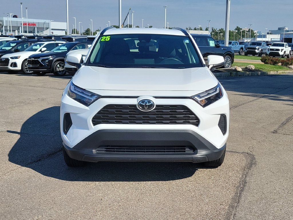 Used 2025 Toyota RAV4 XLE AWD/4WD image 8