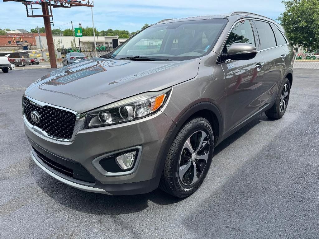 Used 2016 Kia Sorento EX FWD image 2