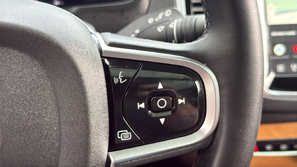 Certified 2025 Volvo XC90 T8 Plus AWD/4WD image 13