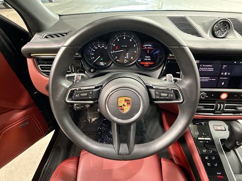 Certified 2026 Porsche Macan AWD/4WD image 39