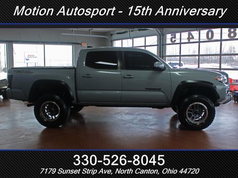 Used 2021 Toyota Tacoma TRD Off-Road image 11