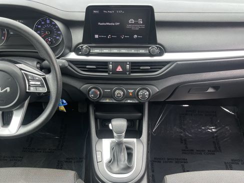 Certified 2024 Kia Forte LXS FWD image 29