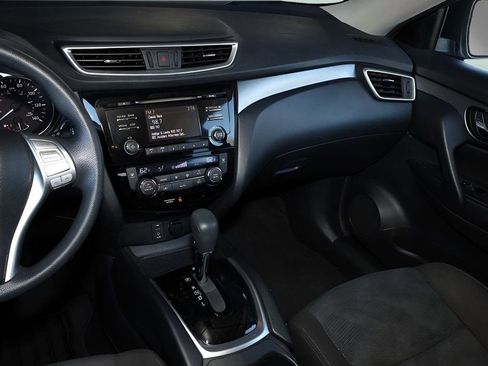 Used 2016 Nissan Rogue SV image 22