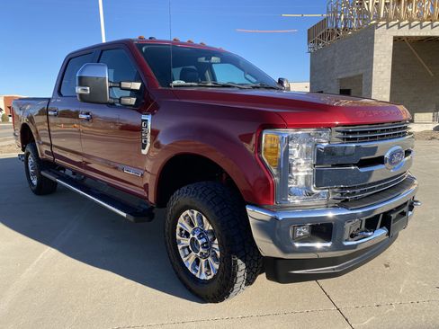 Used 2017 Ford F350 Lariat w/ Chrome Package image 4