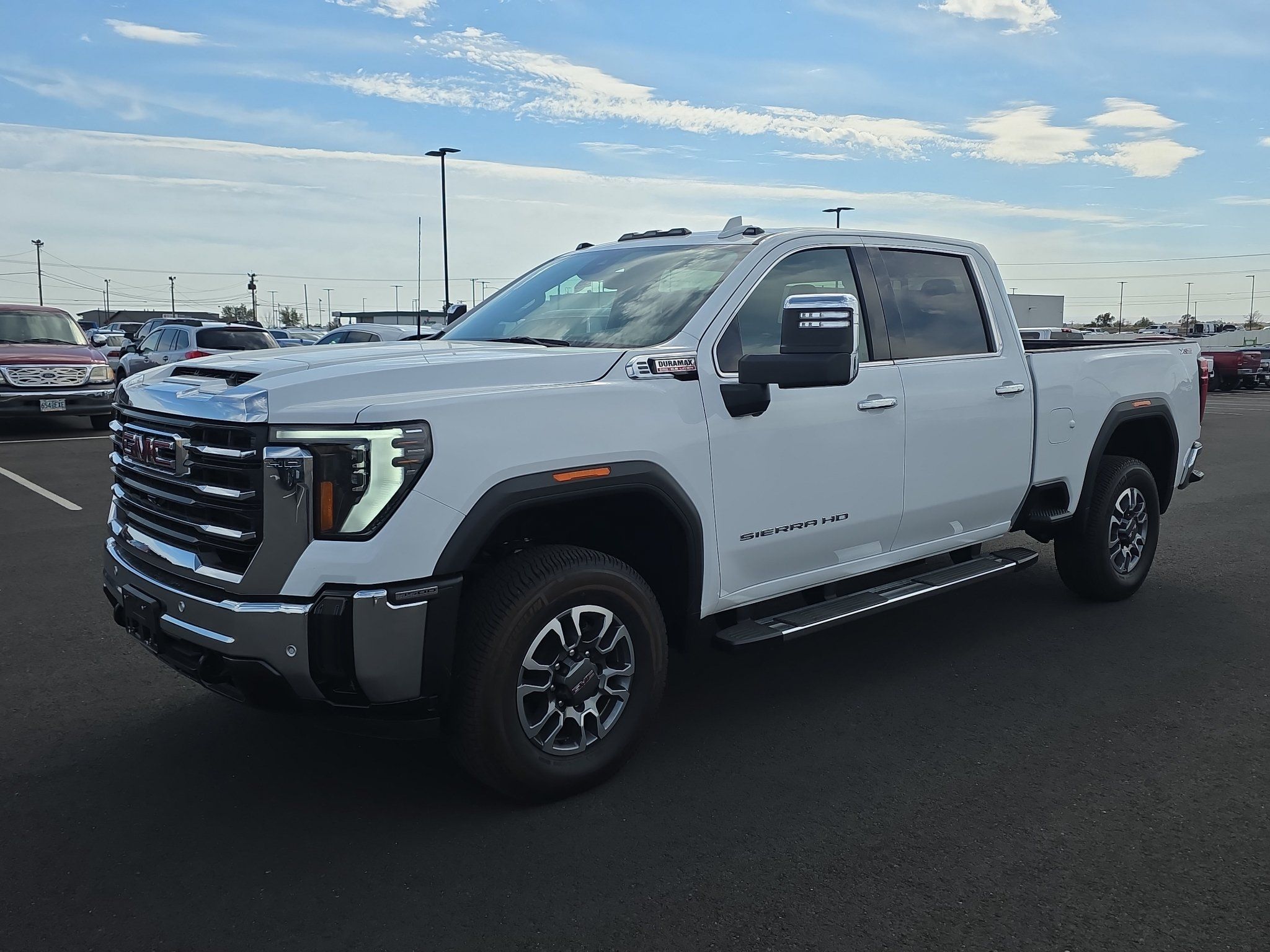 Used 2025 GMC Sierra 3500 SLT w/ SLT Premium Package AWD/4WD image 3
