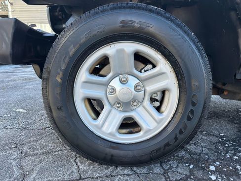 Used 2015 Jeep Wrangler Sport image 12