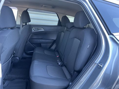 New 2025 Kia Sportage LX image 12
