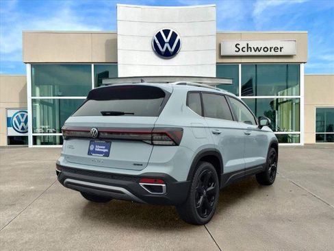 New 2026 Volkswagen Taos SEL image 5