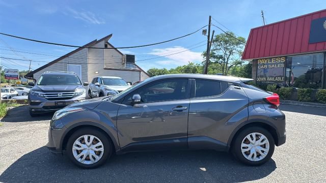 Used 2021 Toyota C-HR LE FWD image 8
