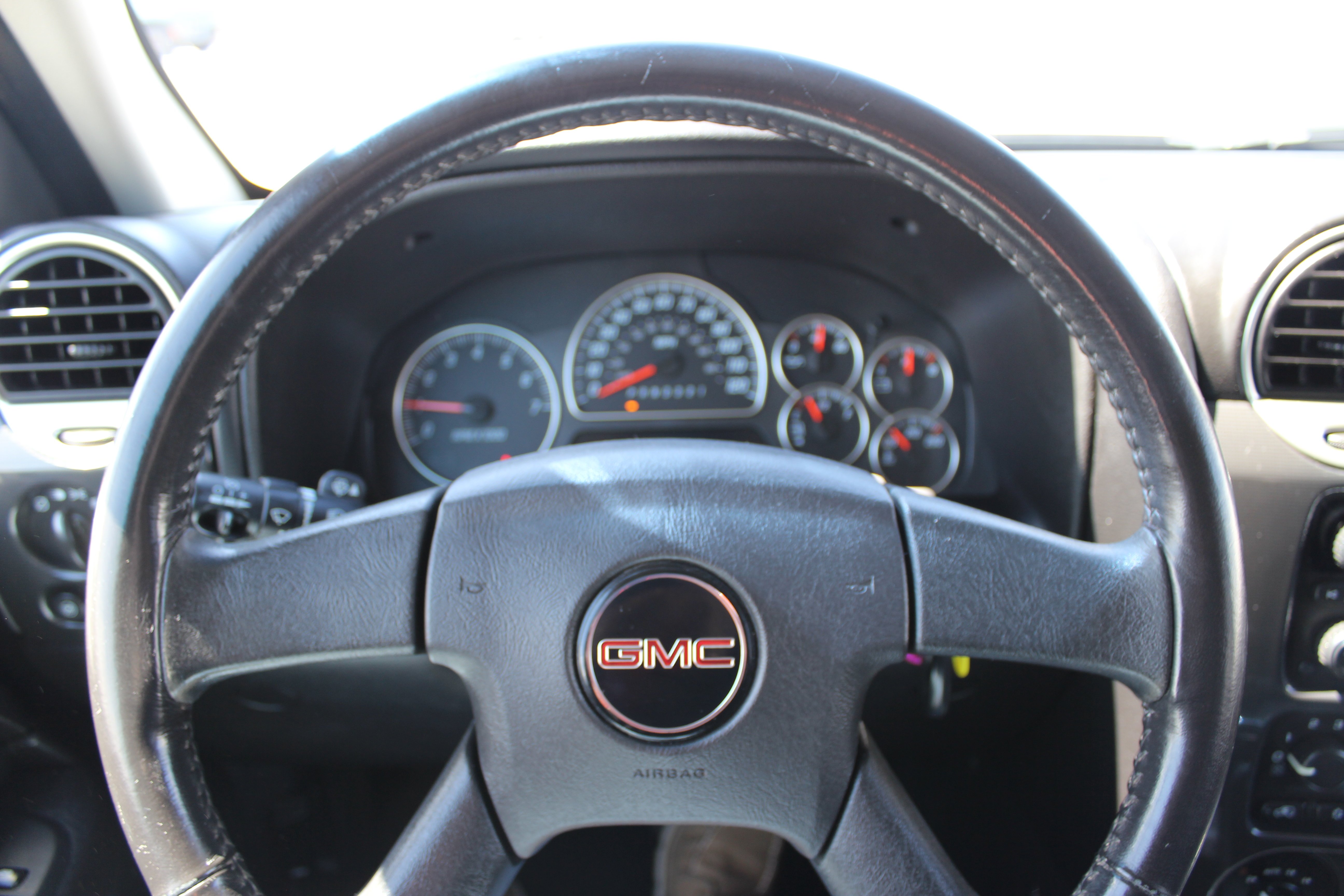 Used 2009 GMC Envoy SLE w/ Sun And Sound Package AWD/4WD image 9