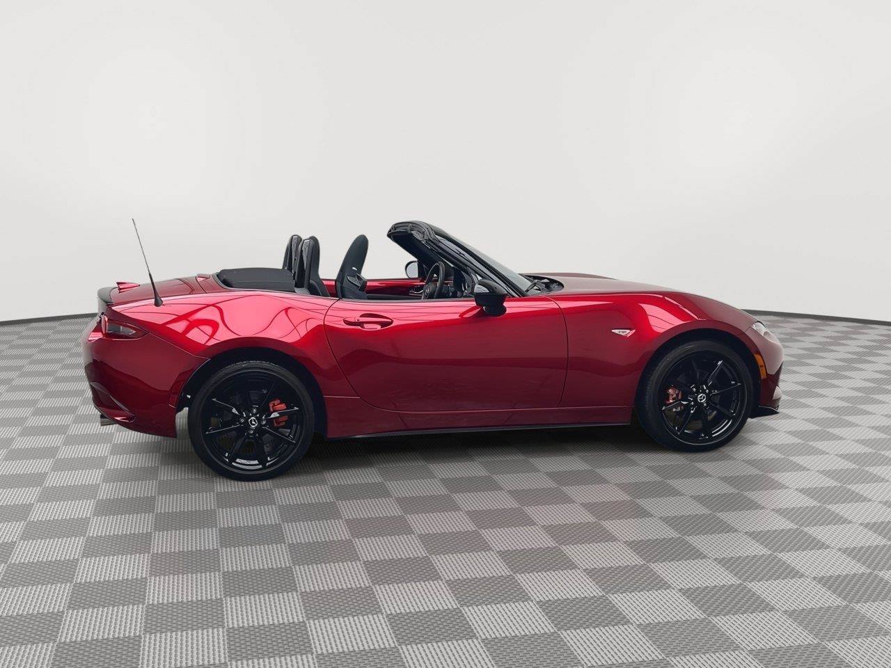 Used 2021 MAZDA MX-5 Miata Club RWD image 33