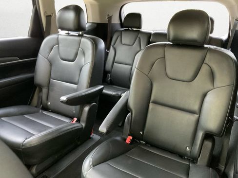 Used 2021 Kia Telluride S FWD image 9