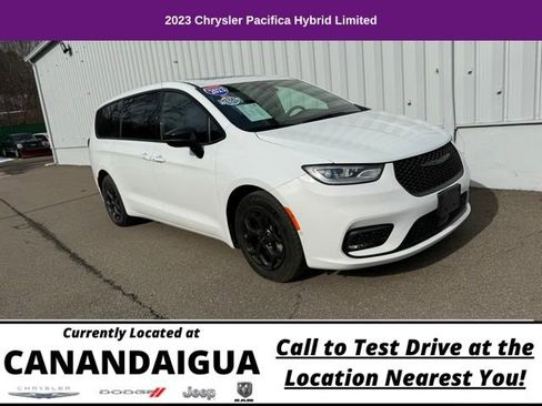 Used 2023 Chrysler Pacifica Limited w/ S Appearance Package image 1