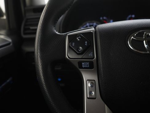 Used 2022 Toyota 4Runner Limited AWD/4WD image 25