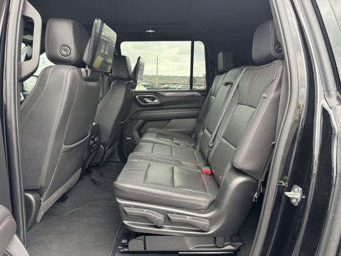 Used 2023 Chevrolet Suburban RST AWD/4WD image 34