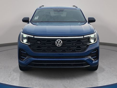 Used 2025 Volkswagen Atlas Cross Sport SEL R-Line AWD/4WD image 2