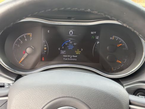 Used 2020 Jeep Grand Cherokee Altitude AWD/4WD image 33