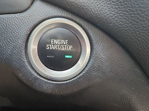 Used 2021 Chevrolet Equinox LT FWD image 16