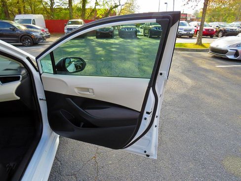 Used 2023 Toyota Corolla LE image 21