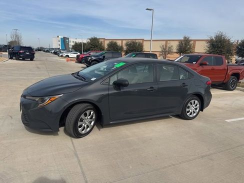 Used 2026 Toyota Corolla LE image 7