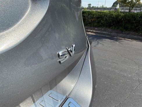 Used 2020 Nissan Rogue SV FWD image 7