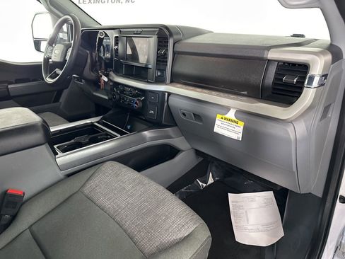Used 2025 Ford F250 XLT w/ FX4 Off-Road Package image 33