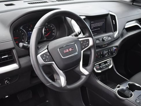Used 2024 GMC Terrain SLE w/ Driver Convenience Package FWD image 21