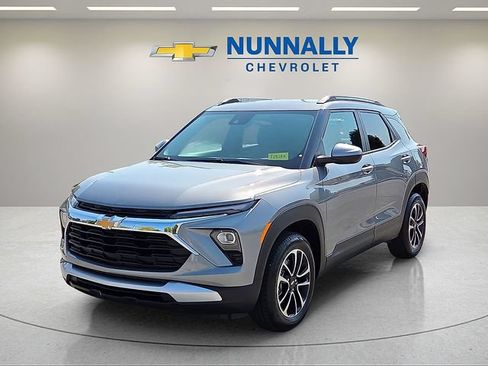 Used 2026 Chevrolet TrailBlazer LT w/ Convenience Package AWD/4WD image 1