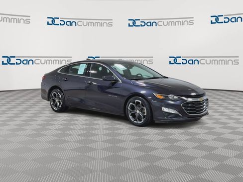 Used 2022 Chevrolet Malibu LT FWD image 2