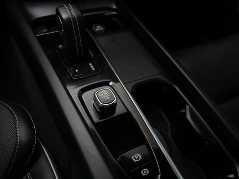 Used 2022 Volvo XC60 T8 R-Design w/ Advanced Package image 13