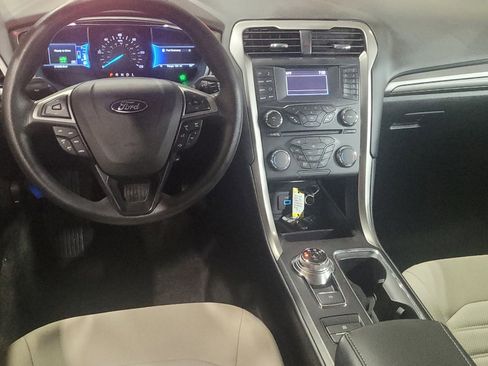 Used 2018 Ford Fusion S image 22