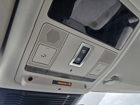 Used 2025 Land Rover Discovery Sport S image 35