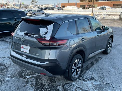 Used 2023 Nissan Rogue SV image 5